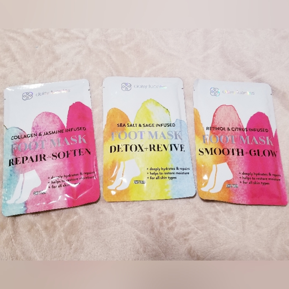 **SOLD** Foot Mask Bundle 3pk